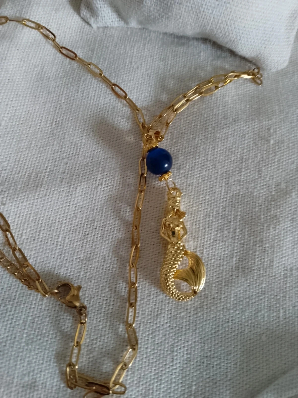 Collier sirène dorée avec pierre oeil de chat bleu ocean – photo 3